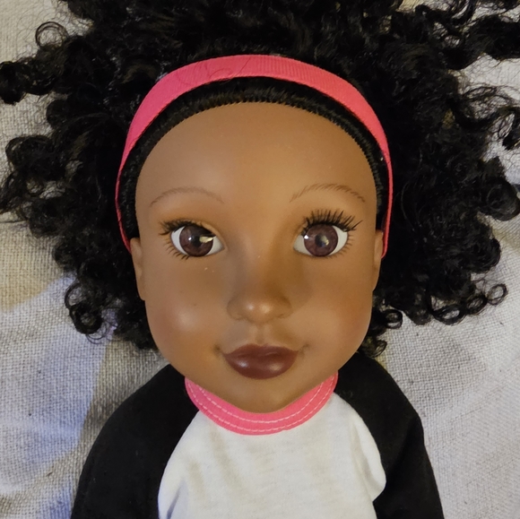 18 Inch Journey Girl Chavonne doll - Picture 2 of 3